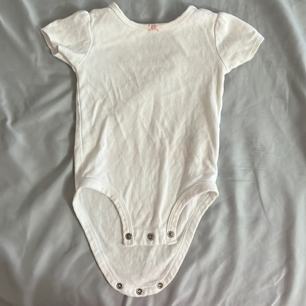 Carter’s 12m Baby Onesie🌸